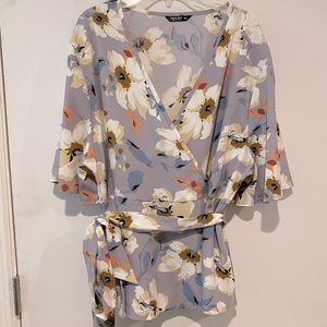 SHEIN Plus Size Floral Wrap Blouce